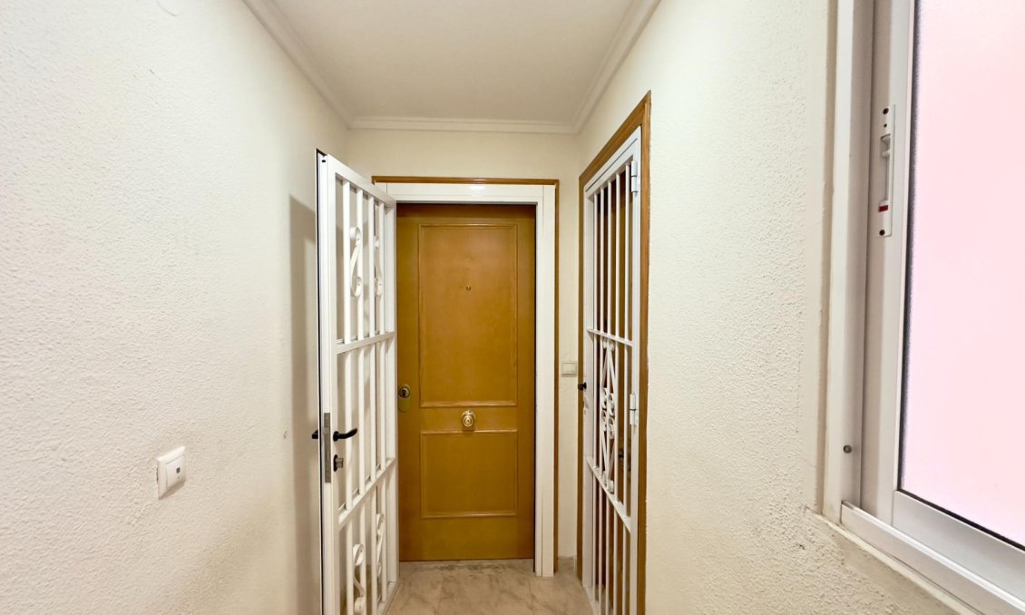 Segunda mano - Apartamento -
Torrevieja - Centro