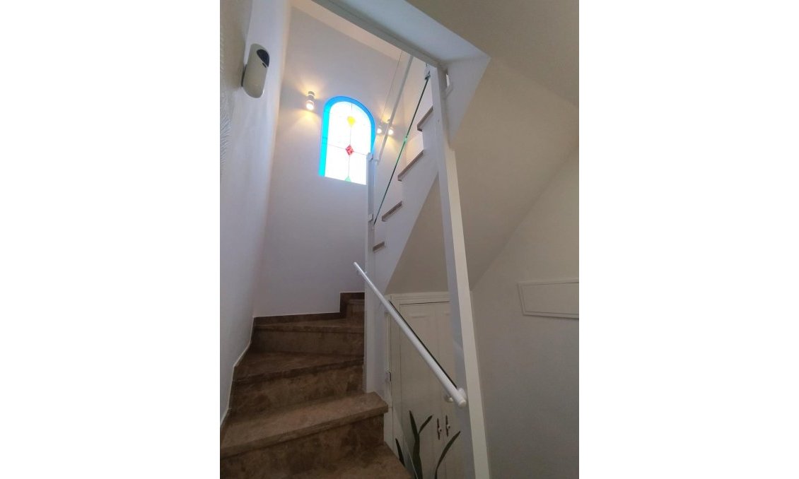 Revânzare - Vilă -
San Miguel de Salinas - Inland