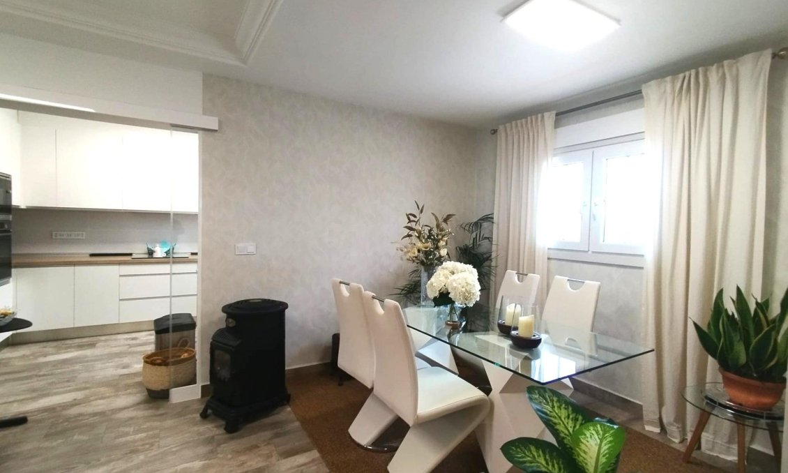 Revânzare - Vilă -
San Miguel de Salinas - Inland