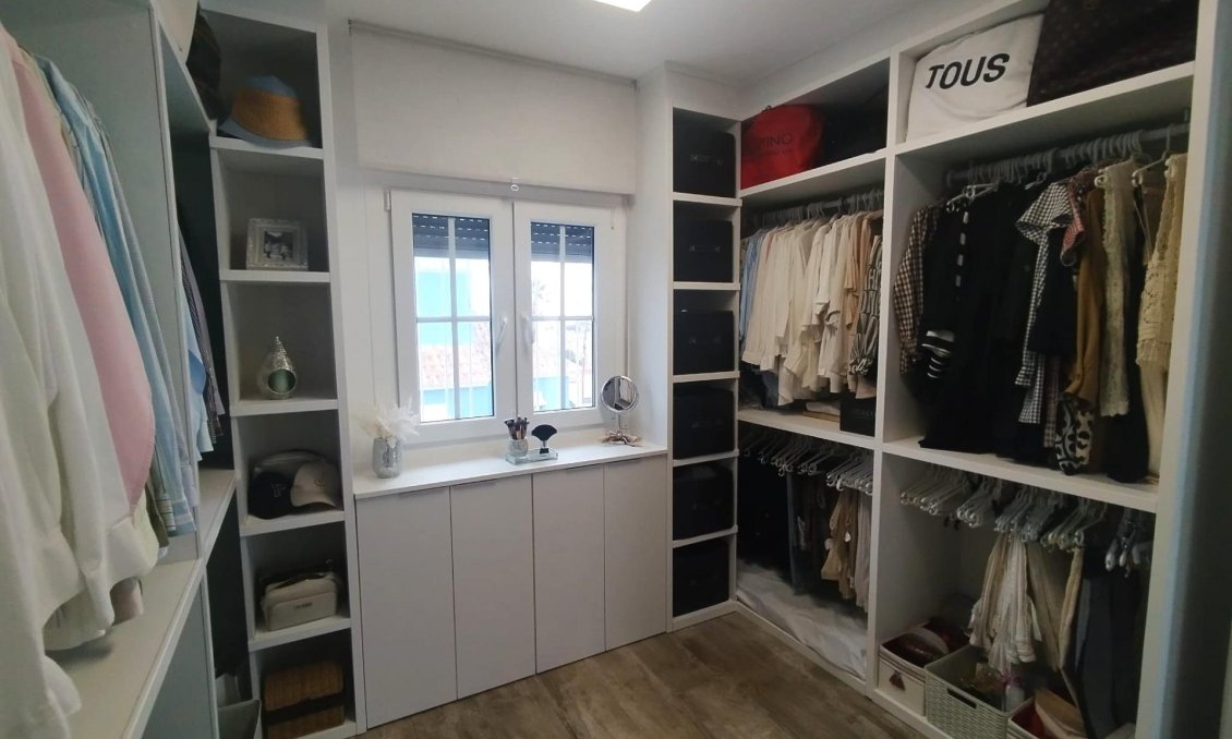 Revânzare - Vilă -
San Miguel de Salinas - Inland