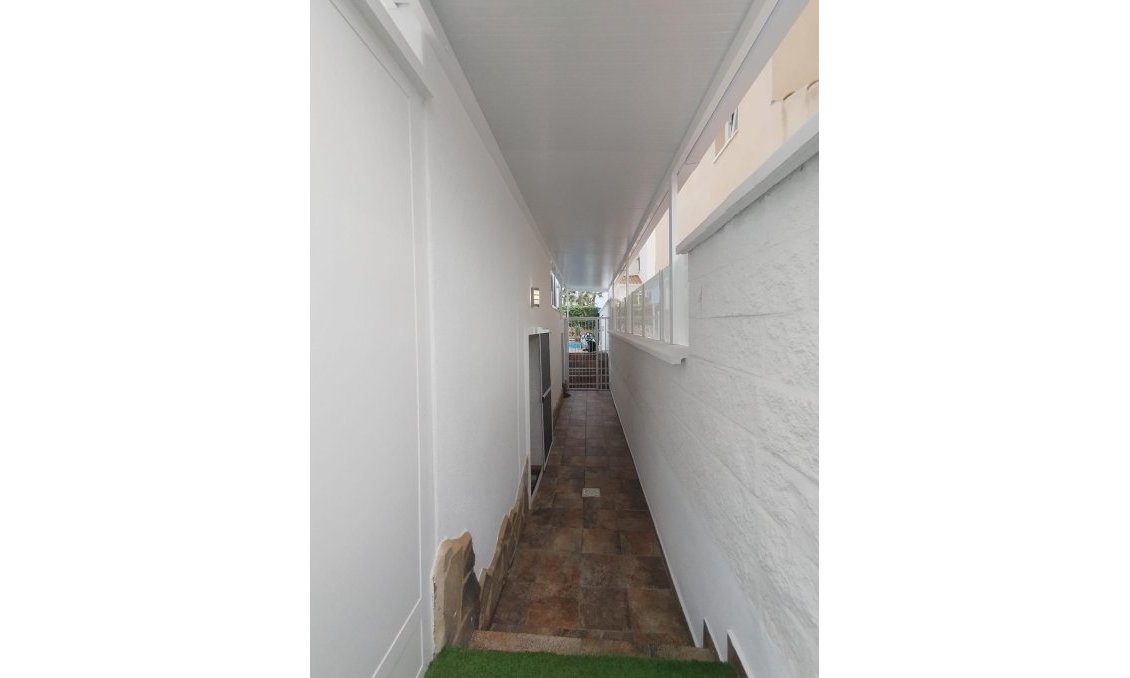 Revânzare - Vilă -
San Miguel de Salinas - Inland