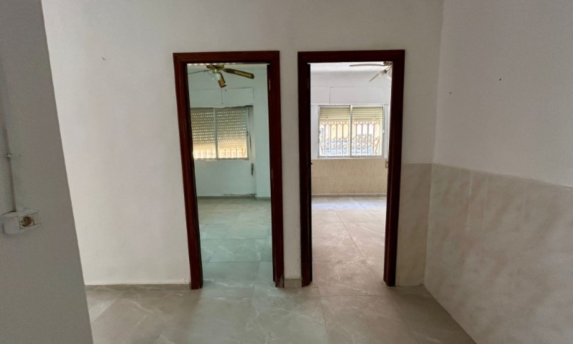 Használt Ingatlanok - Apartman -
Torrevieja - Costa Blanca