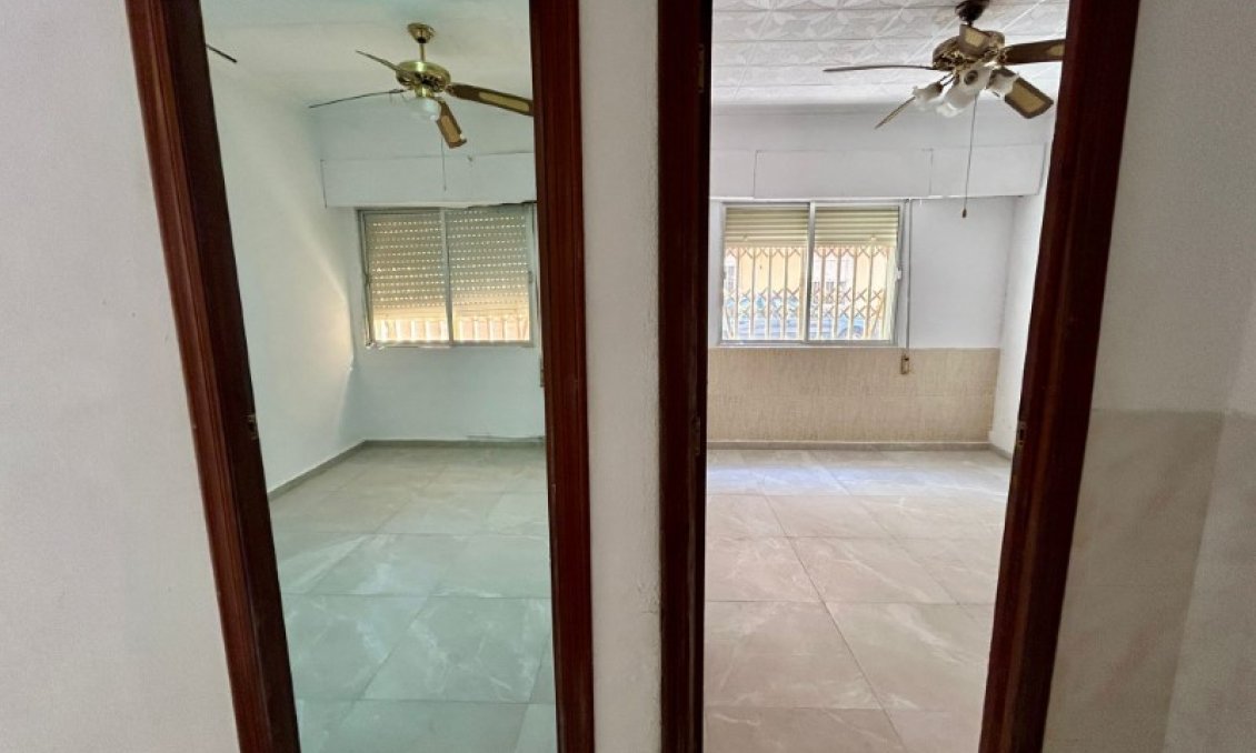 Használt Ingatlanok - Apartman -
Torrevieja - Costa Blanca