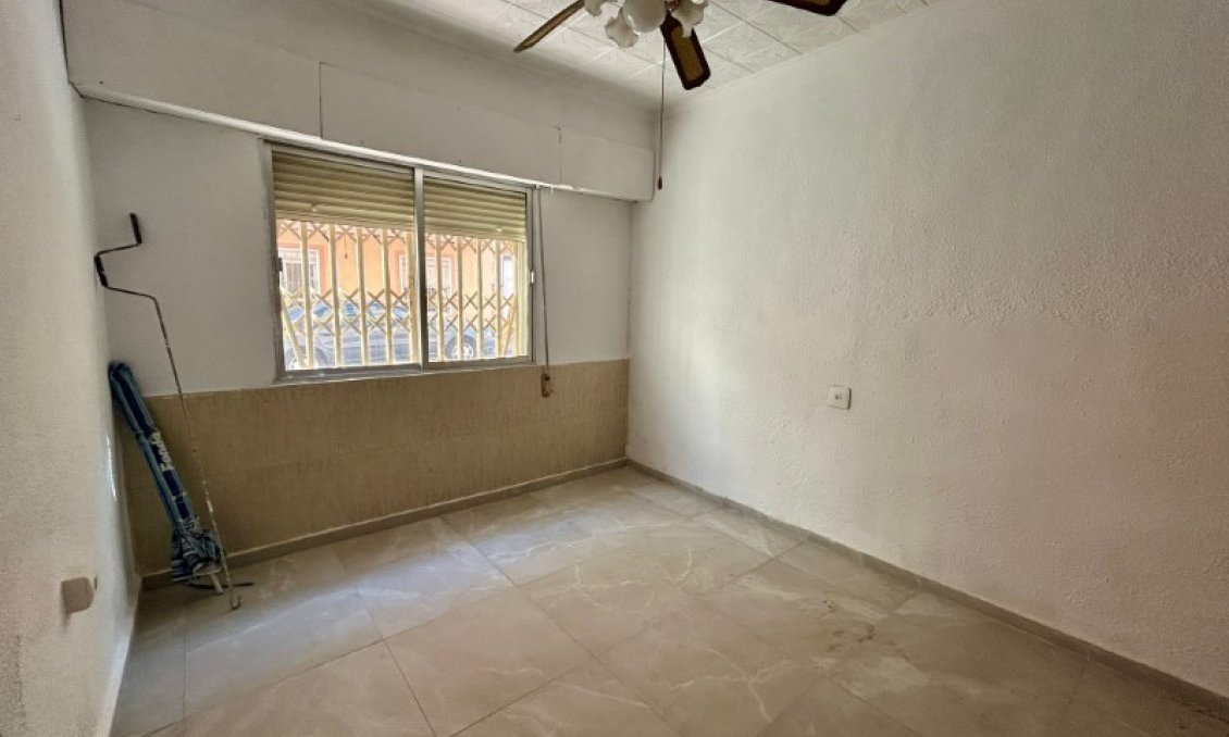 Használt Ingatlanok - Apartman -
Torrevieja - Costa Blanca