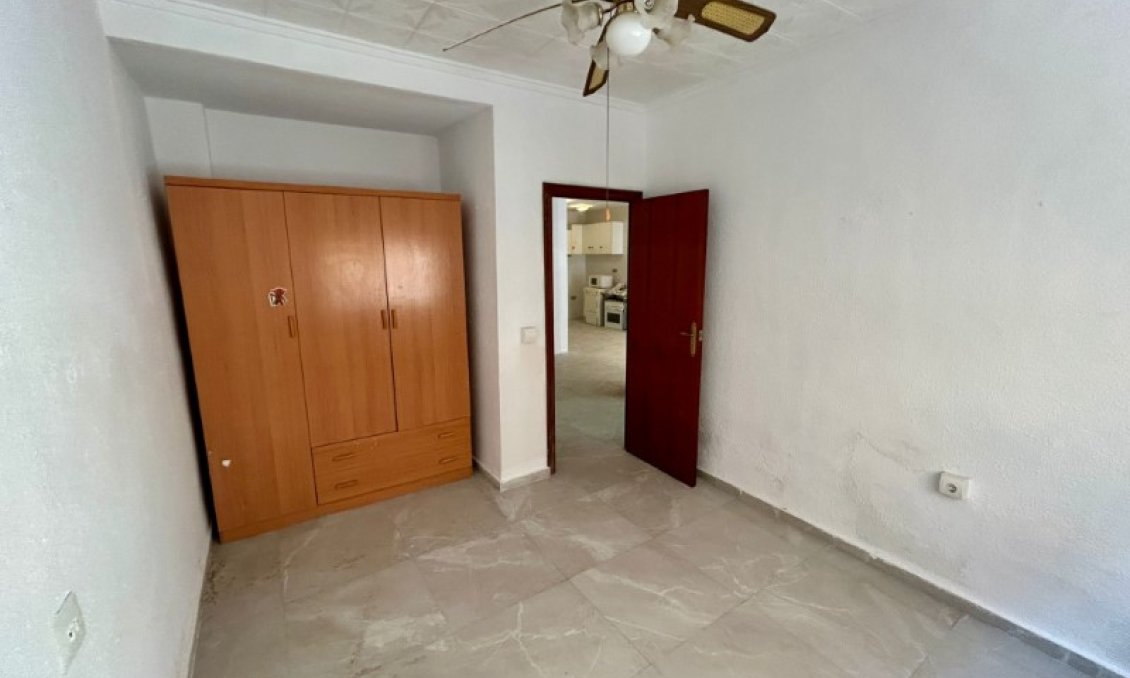 Használt Ingatlanok - Apartman -
Torrevieja - Costa Blanca