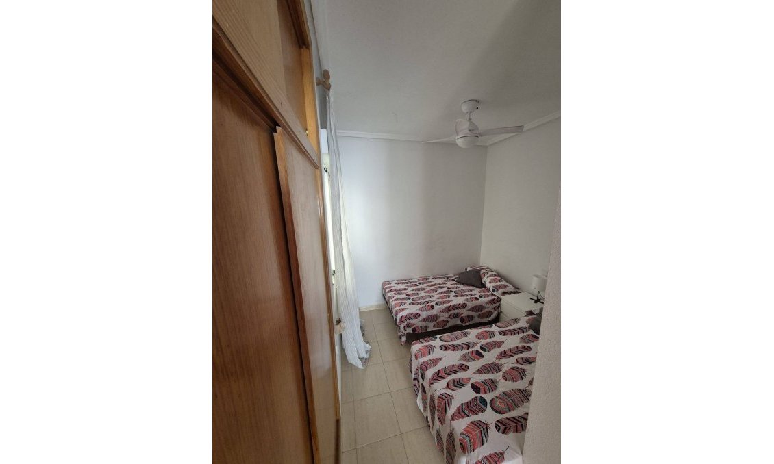 Wiederverkauf - Bungalow -
Orihuela Costa - La Florida