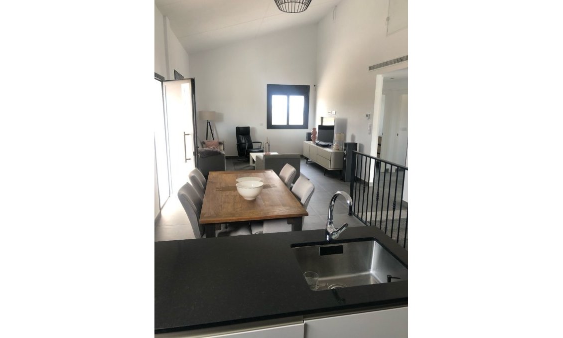 Használt Ingatlanok - Villa -
Pinoso - Inland