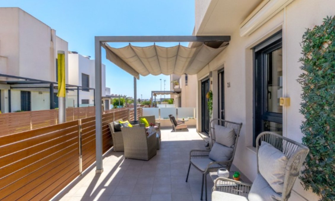 Használt Ingatlanok - Villa -
Torrevieja - Costa Blanca