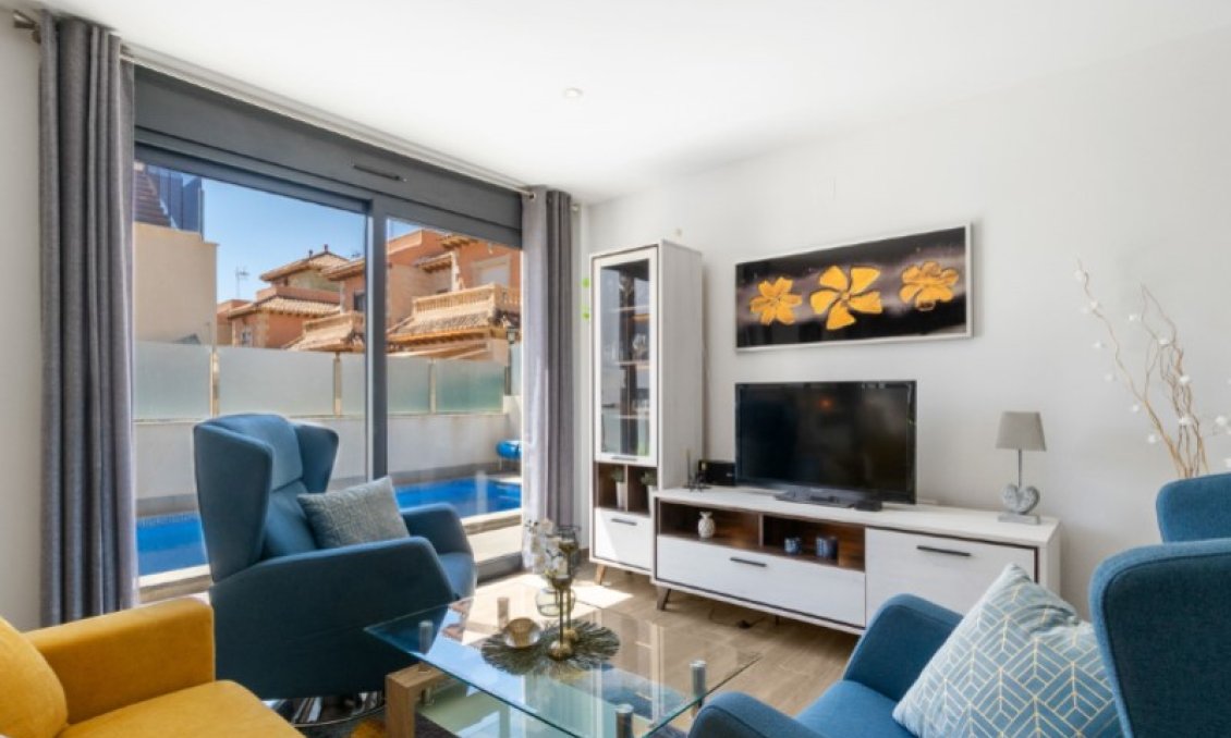 Használt Ingatlanok - Villa -
Torrevieja - Costa Blanca