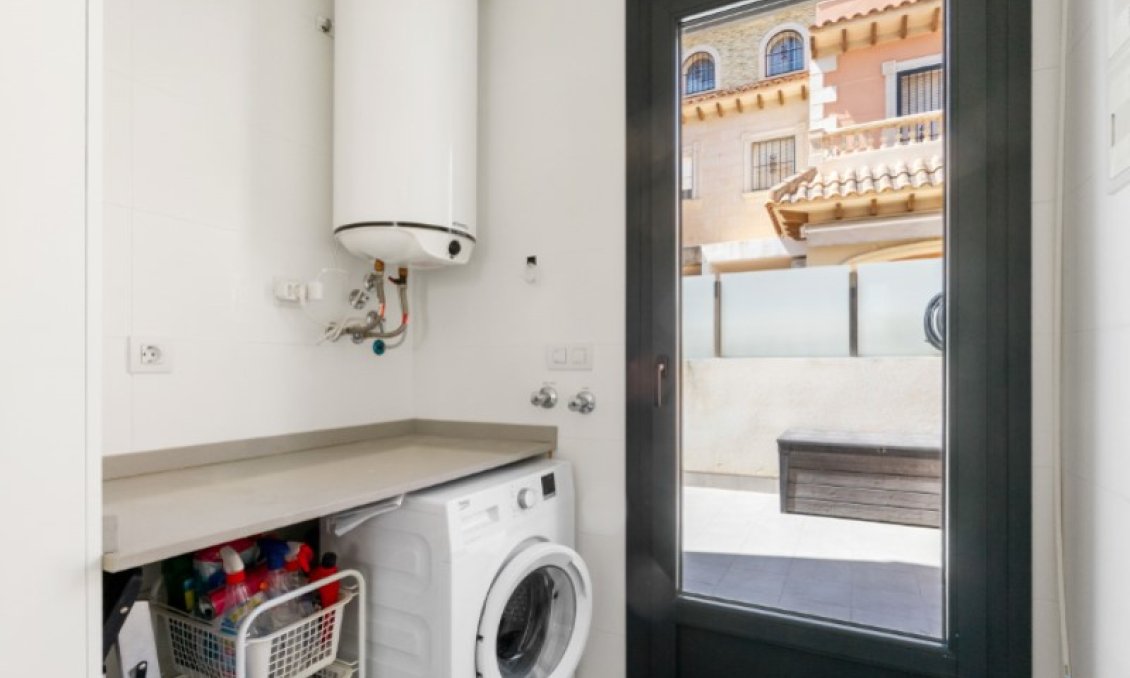 Használt Ingatlanok - Villa -
Torrevieja - Costa Blanca