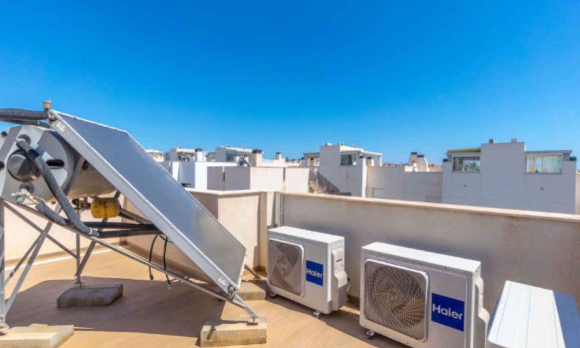 Használt Ingatlanok - Villa -
Torrevieja - Costa Blanca