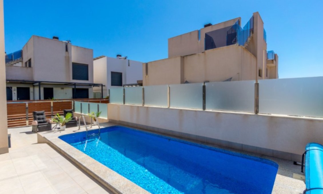 Használt Ingatlanok - Villa -
Torrevieja - Costa Blanca