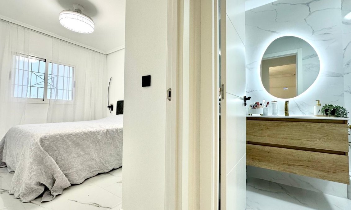 Wiederverkauf - Bungalow -
Orihuela Costa - Playa Flamenca Norte