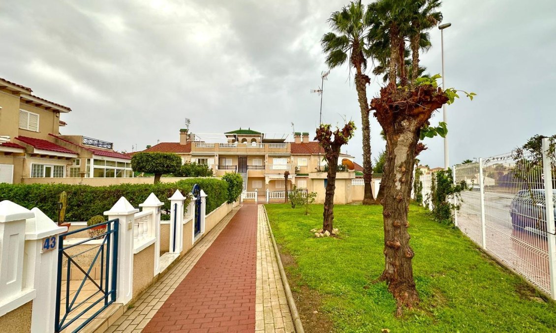 Wiederverkauf - Bungalow -
Orihuela Costa - Playa Flamenca Norte