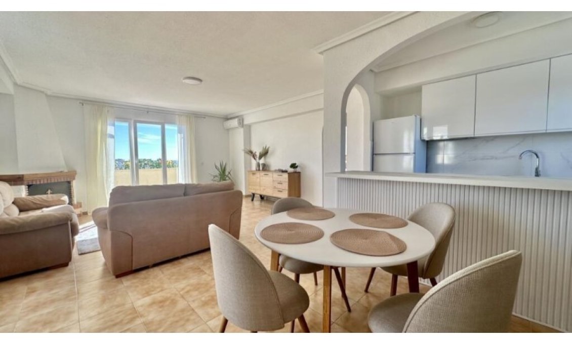 Használt Ingatlanok - Tetőtéri lakás -
Torrevieja - Costa Blanca