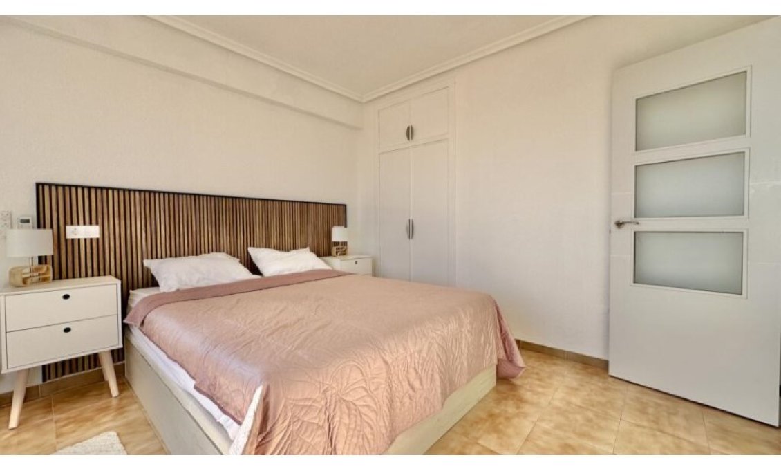 Használt Ingatlanok - Tetőtéri lakás -
Torrevieja - Costa Blanca