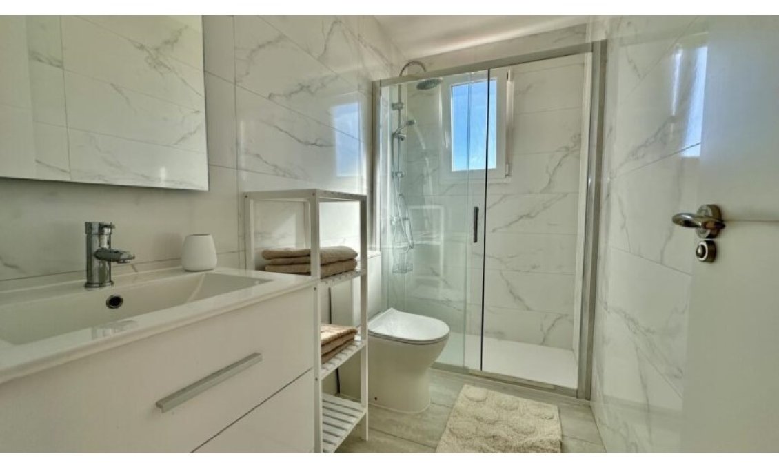 Használt Ingatlanok - Tetőtéri lakás -
Torrevieja - Costa Blanca