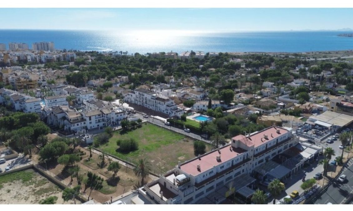 Használt Ingatlanok - Tetőtéri lakás -
Torrevieja - Costa Blanca