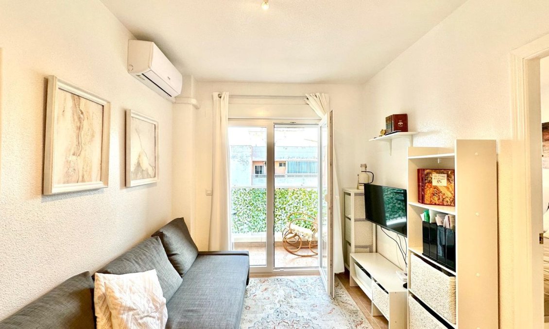 Használt Ingatlanok - Tetőtéri lakás -
Torrevieja - Centrum