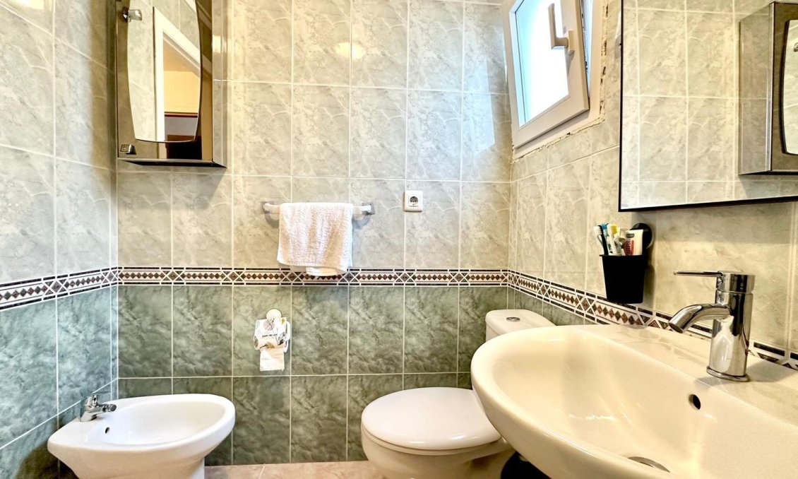 Használt Ingatlanok - Tetőtéri lakás -
Torrevieja - Centrum