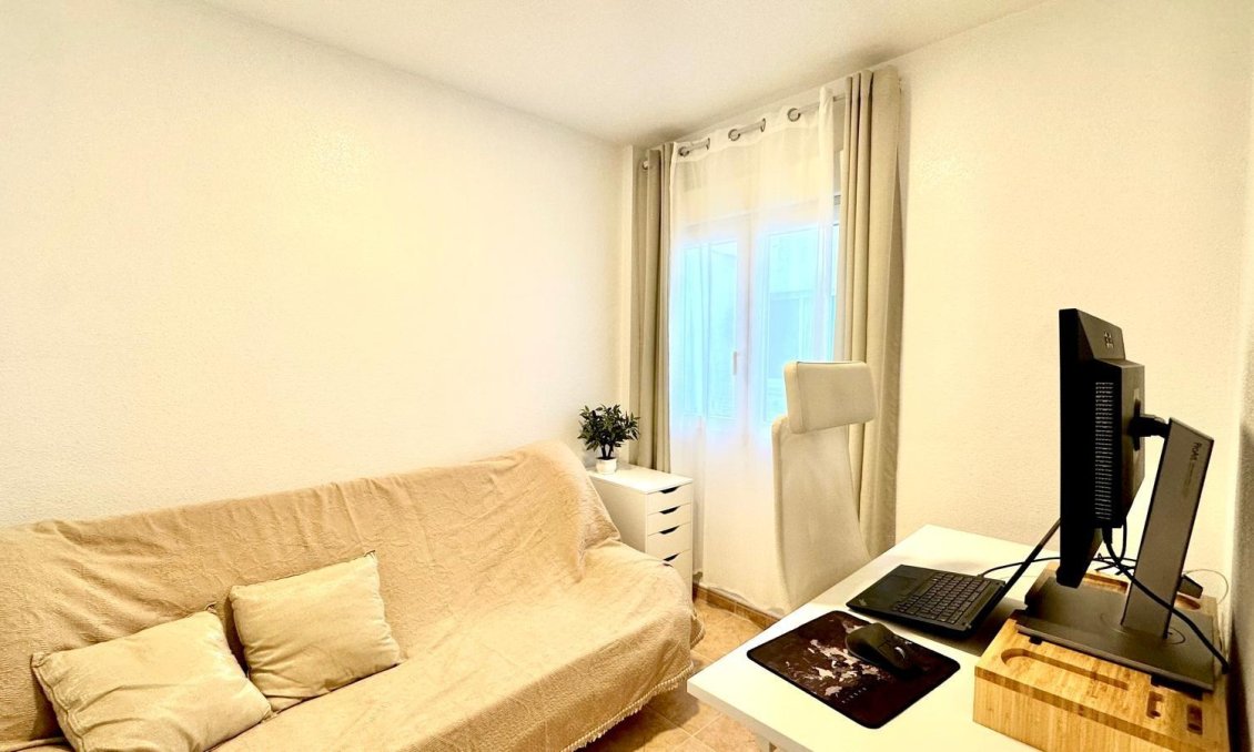 Használt Ingatlanok - Tetőtéri lakás -
Torrevieja - Centrum