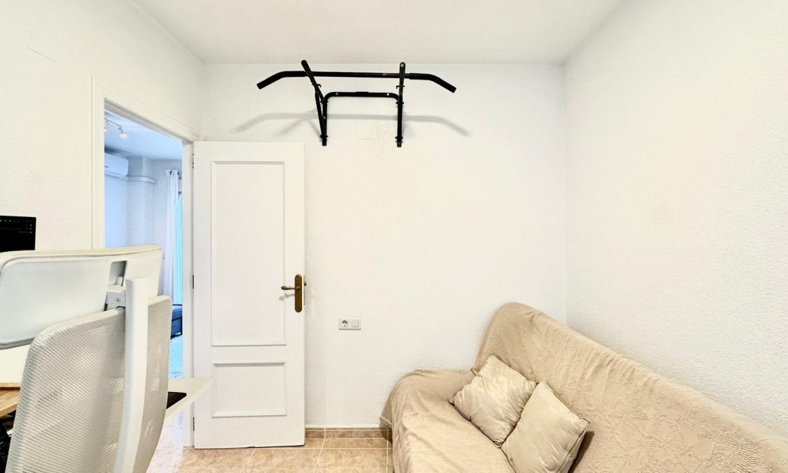 Használt Ingatlanok - Tetőtéri lakás -
Torrevieja - Centrum