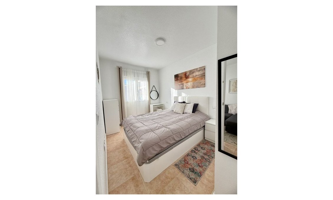 Használt Ingatlanok - Tetőtéri lakás -
Torrevieja - Costa Blanca