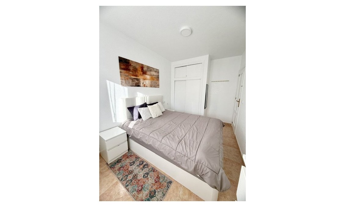 Használt Ingatlanok - Tetőtéri lakás -
Torrevieja - Costa Blanca