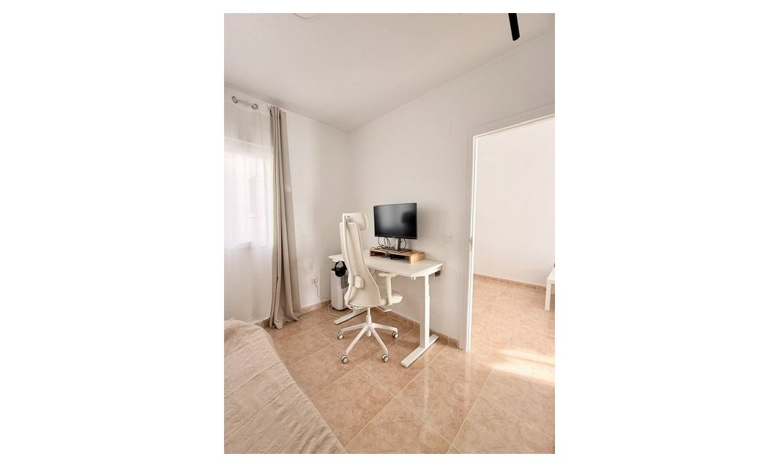 Használt Ingatlanok - Tetőtéri lakás -
Torrevieja - Costa Blanca