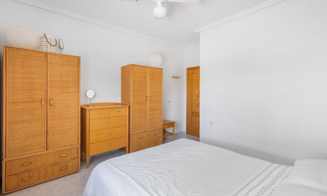 Használt Ingatlanok - Villa -
San Fulgencio - Urb. La Marina