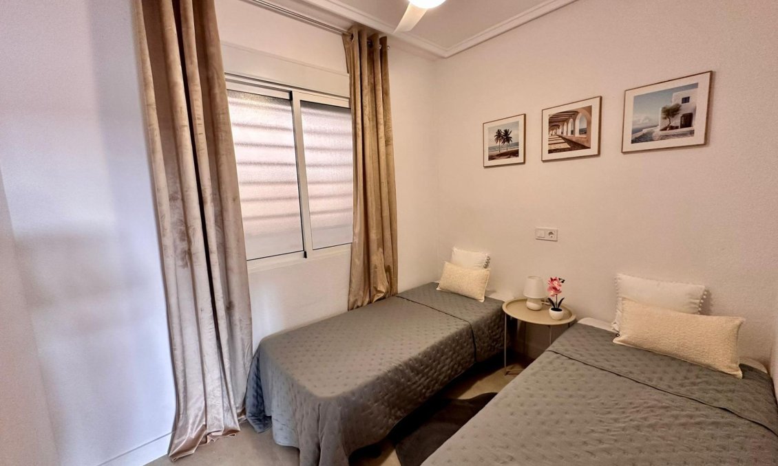 Használt Ingatlanok - Apartman -
Torrevieja - Centrum