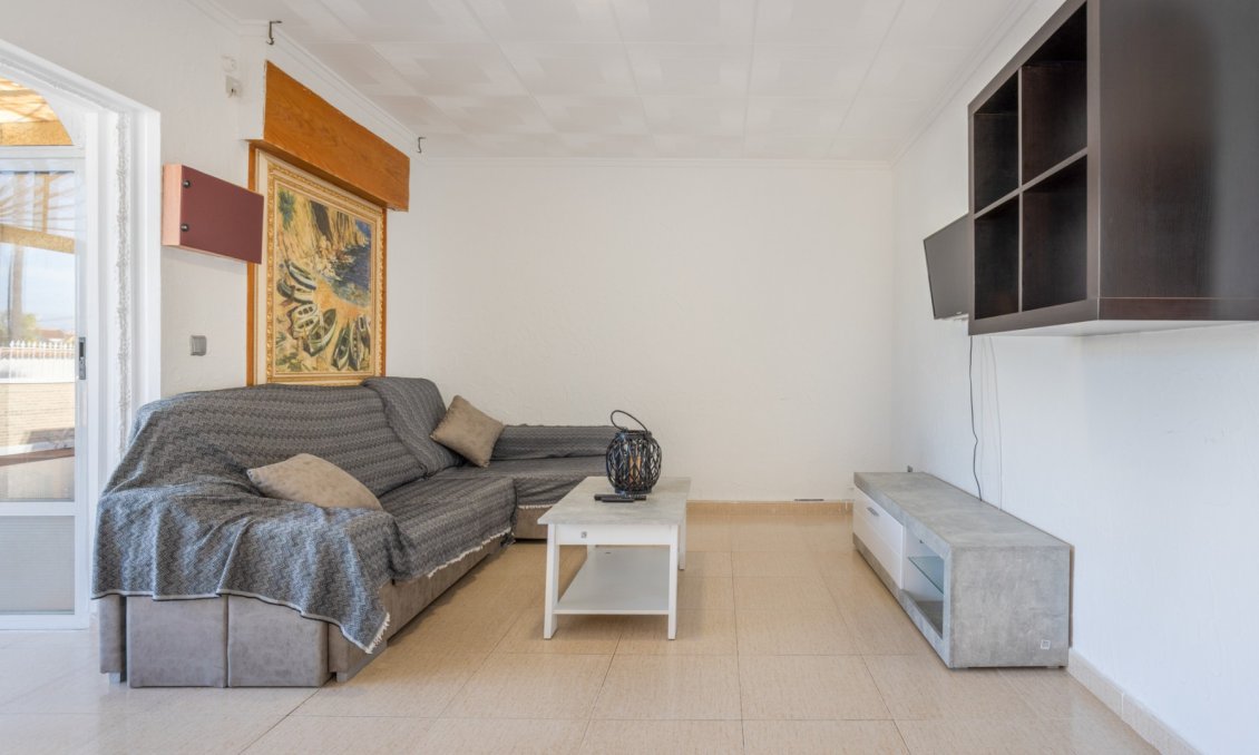 Használt Ingatlanok - Villa -
Torrevieja - Costa Blanca