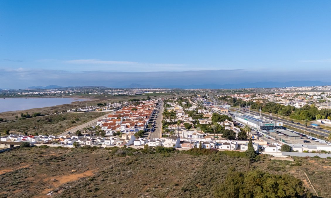 Használt Ingatlanok - Villa -
Torrevieja - Costa Blanca