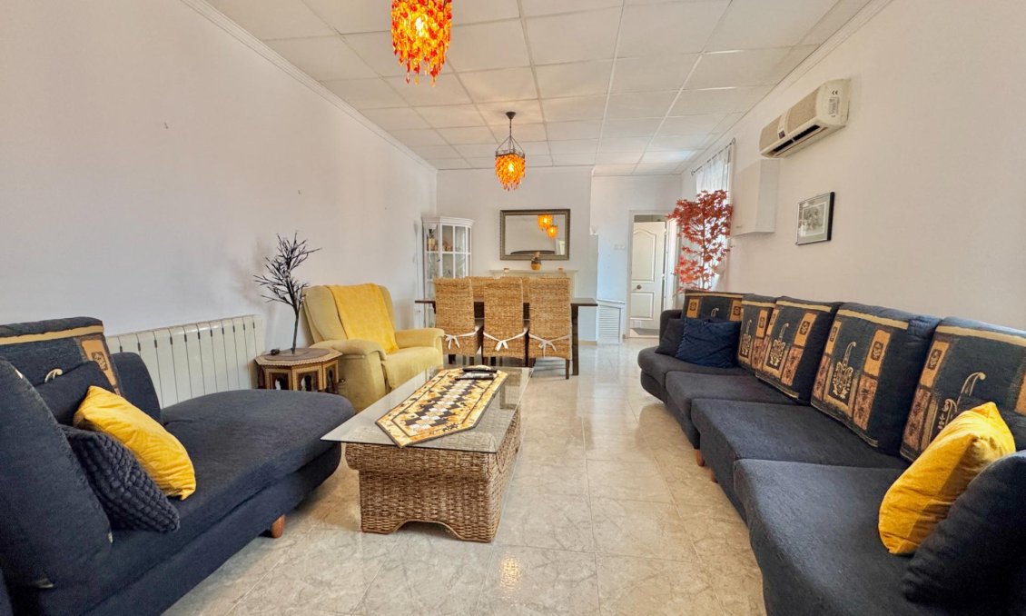 Használt Ingatlanok - Villa -
Dolores - Comunidad Valenciana