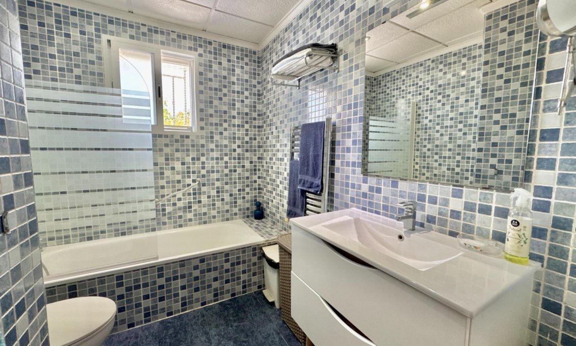 Használt Ingatlanok - Villa -
Dolores - Comunidad Valenciana