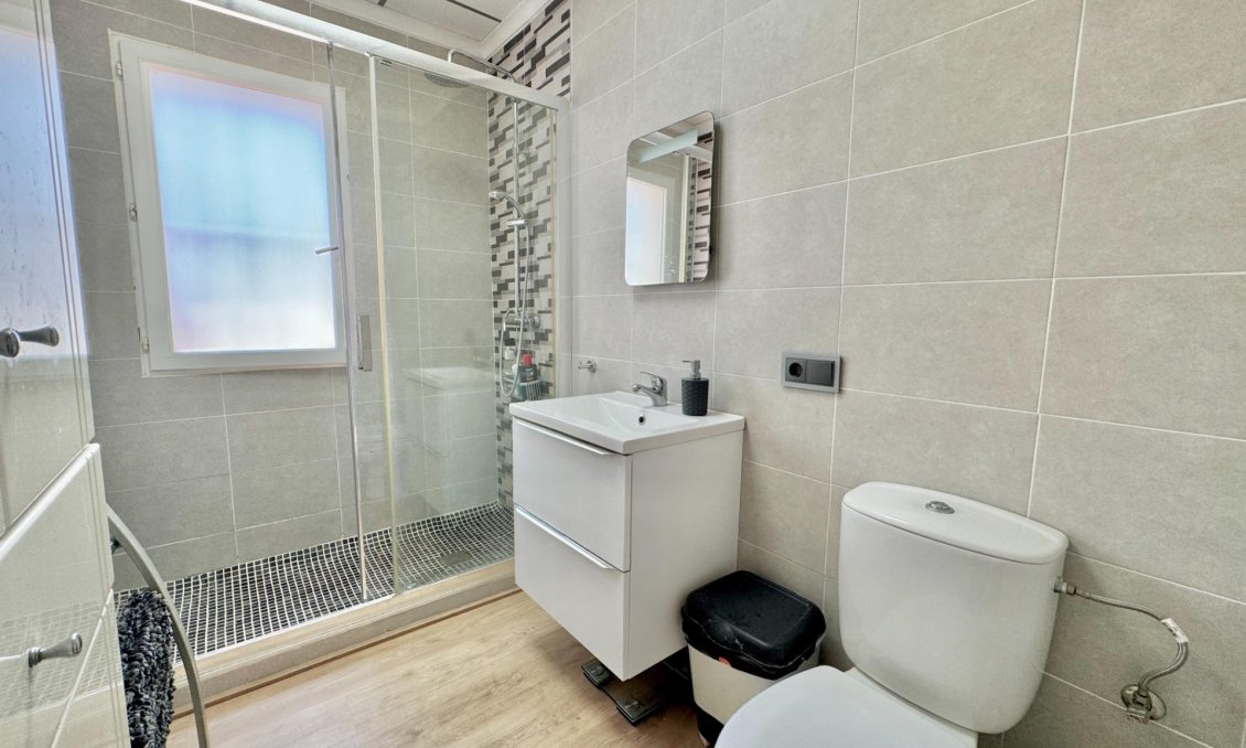 Használt Ingatlanok - Villa -
Dolores - Comunidad Valenciana