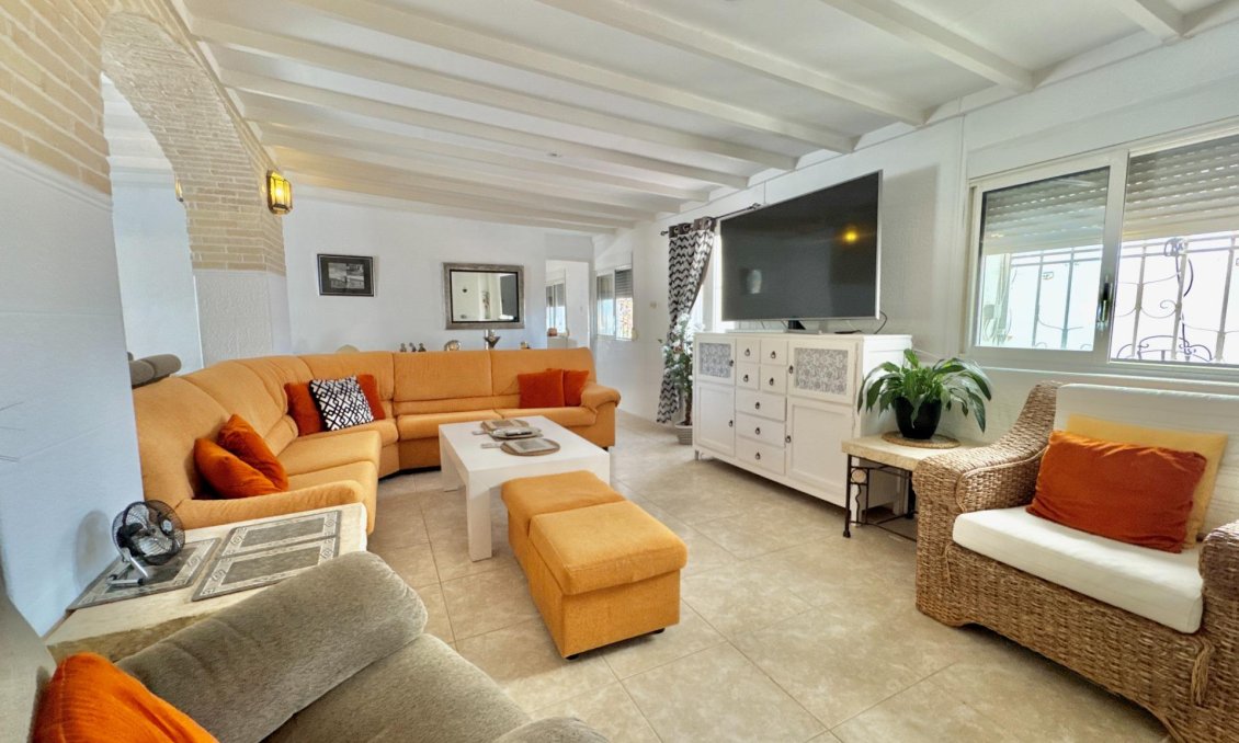 Használt Ingatlanok - Villa -
Dolores - Comunidad Valenciana