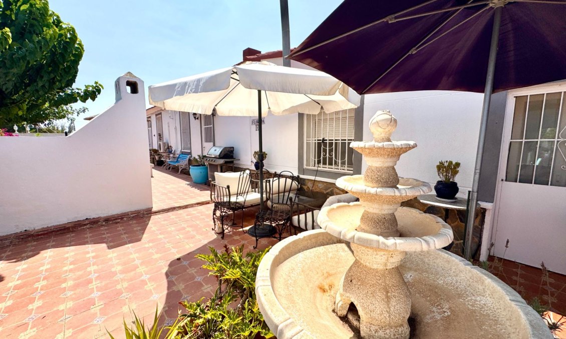 Használt Ingatlanok - Villa -
Dolores - Comunidad Valenciana