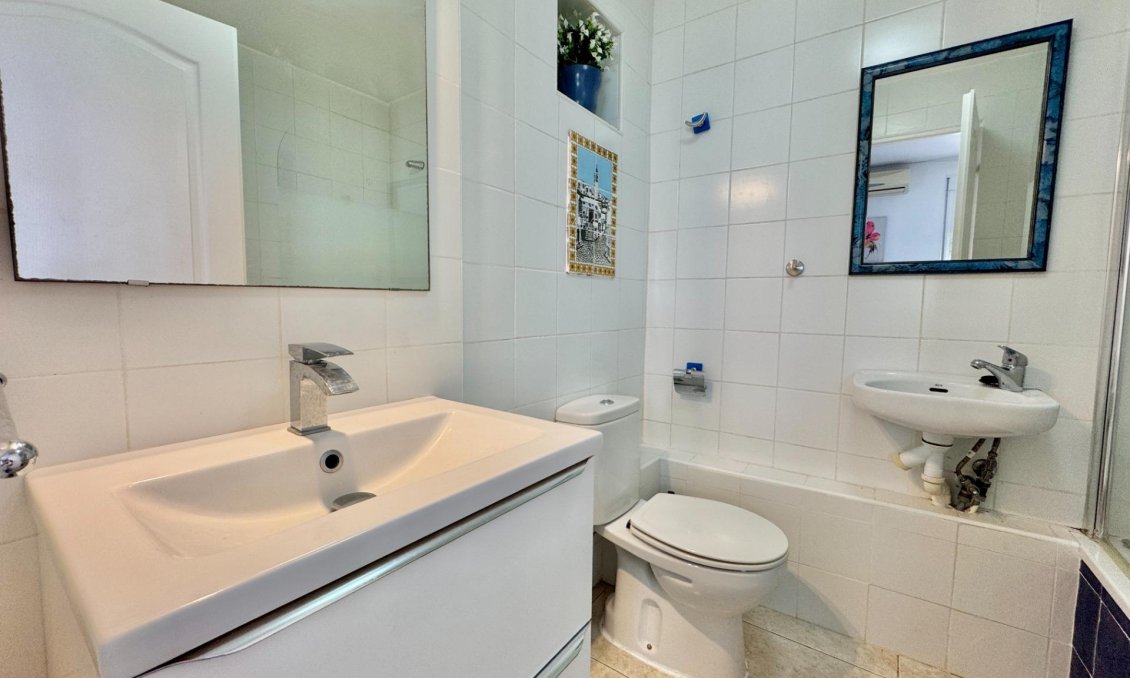 Használt Ingatlanok - Villa -
Dolores - Comunidad Valenciana