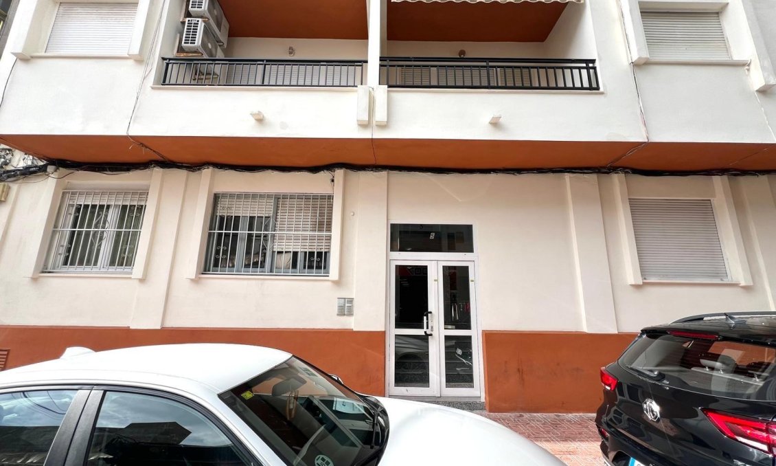 Használt Ingatlanok - Apartman -
Torrevieja - Paseo Maritimo