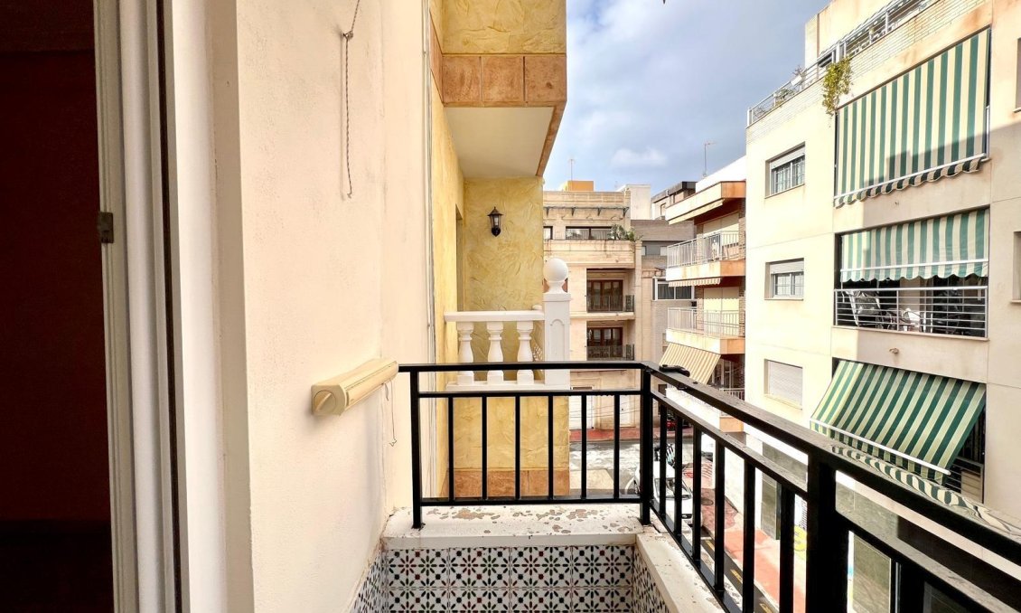 Használt Ingatlanok - Apartman -
Torrevieja - Paseo Maritimo