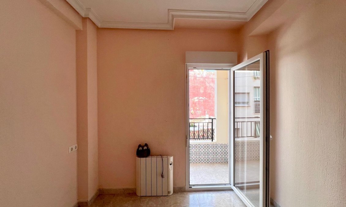 Használt Ingatlanok - Apartman -
Torrevieja - Paseo Maritimo