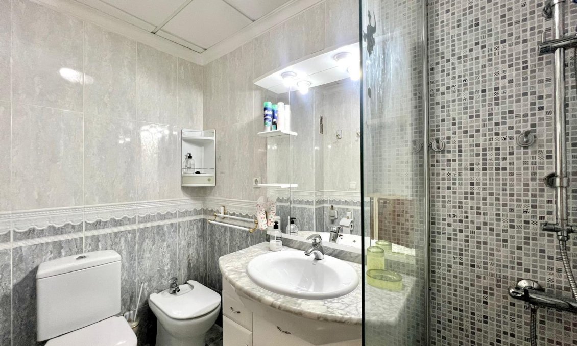 Használt Ingatlanok - Apartman -
Torrevieja - Paseo Maritimo