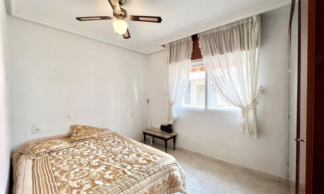 Használt Ingatlanok - Apartman -
Torrevieja - Paseo Maritimo