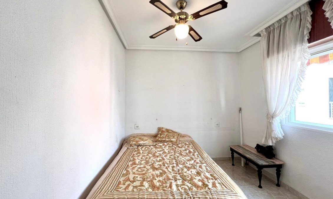 Használt Ingatlanok - Apartman -
Torrevieja - Paseo Maritimo