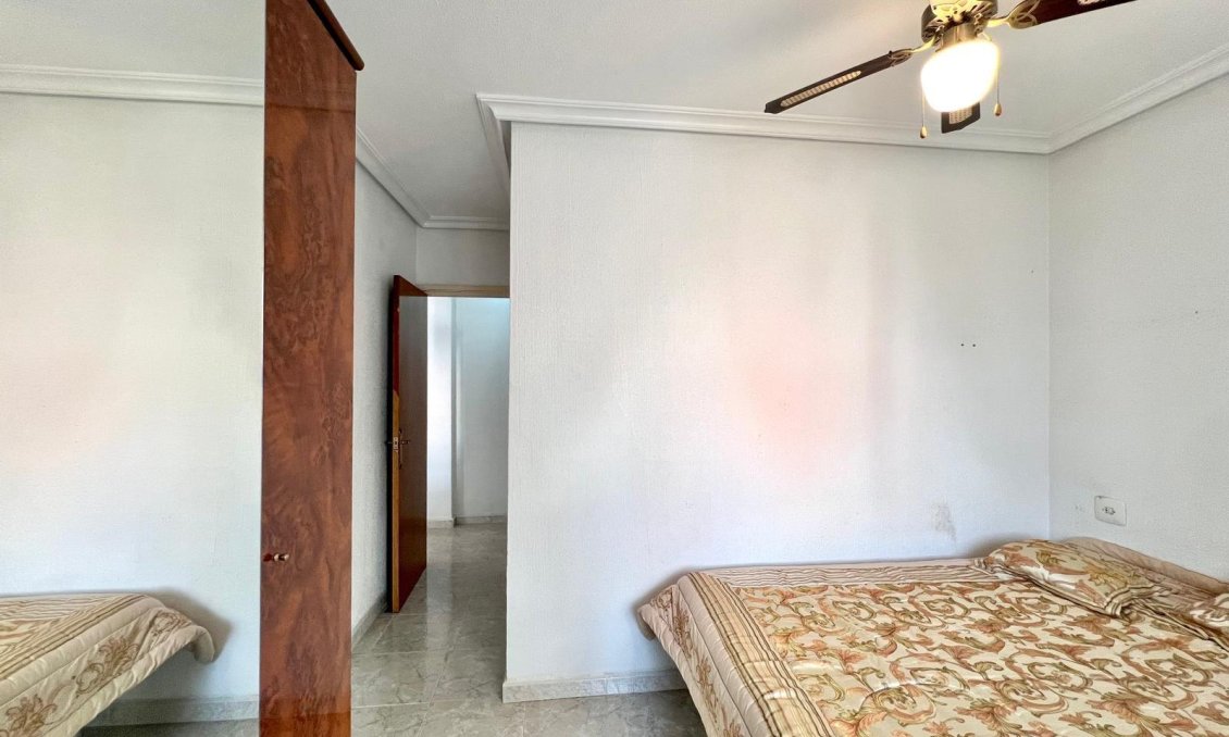 Használt Ingatlanok - Apartman -
Torrevieja - Paseo Maritimo