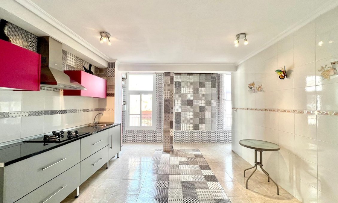 Használt Ingatlanok - Apartman -
Torrevieja - Paseo Maritimo