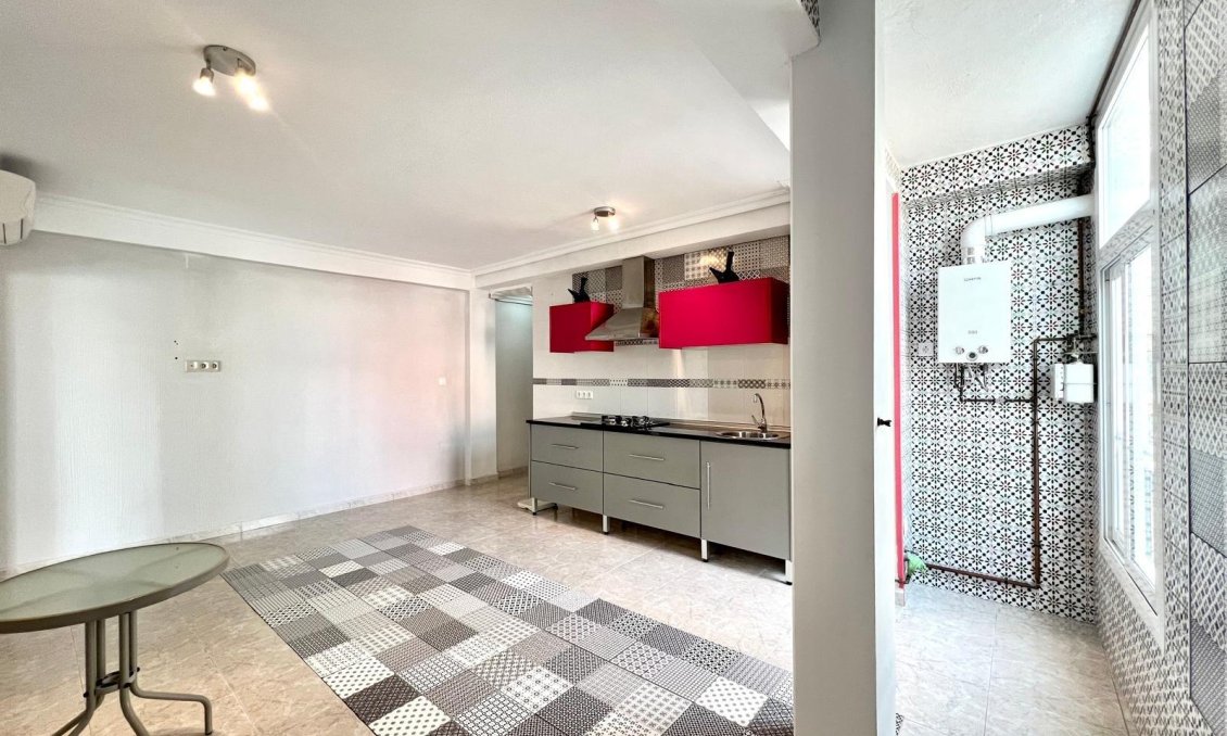 Használt Ingatlanok - Apartman -
Torrevieja - Paseo Maritimo