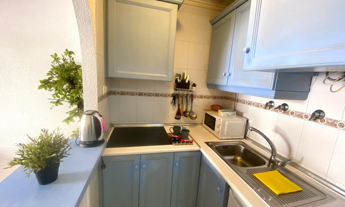 Használt Ingatlanok - Apartman -
Torrevieja - Estacion De Autobuses