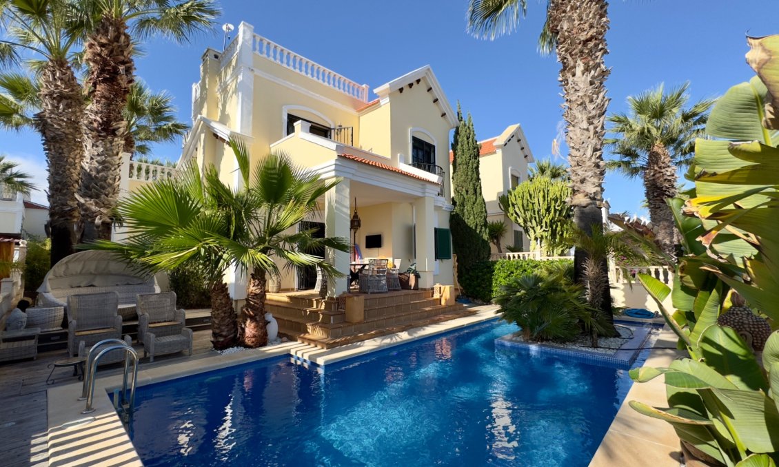 Használt Ingatlanok - Villa -
Orihuela Costa - Costa Blanca